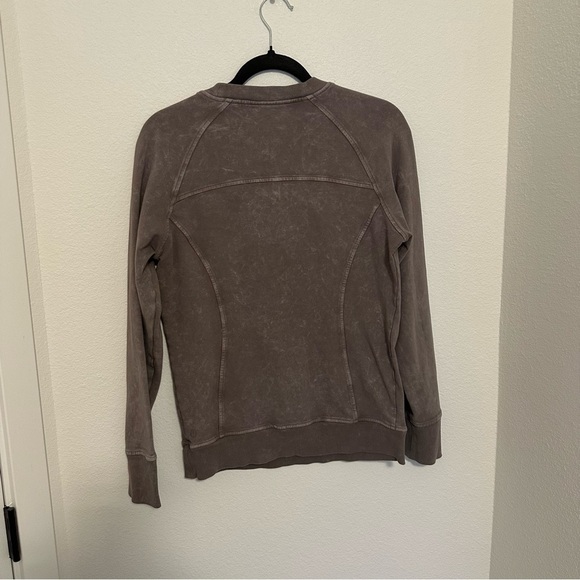 Lululemon Scuba Crew Sweatshirt Washed Dark Chrome Gray Size 6 Women’s - Picture 7 of 9